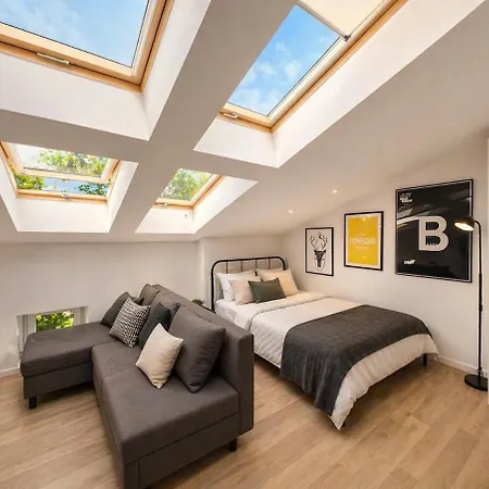 Skylight Loft In Center With Ac 克拉科夫
